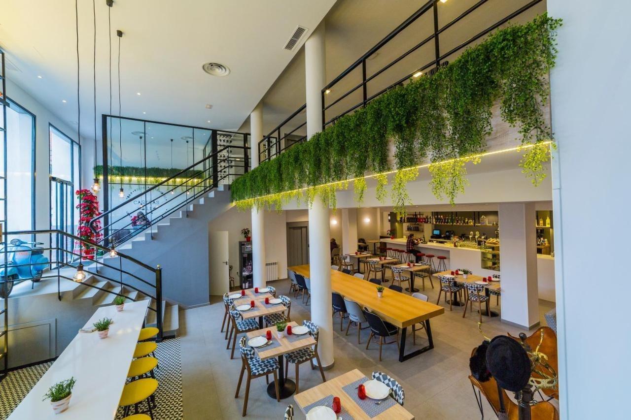 Hospedium Hotel Canitas Maite Gastronomico Casas Ibanez Bagian luar foto