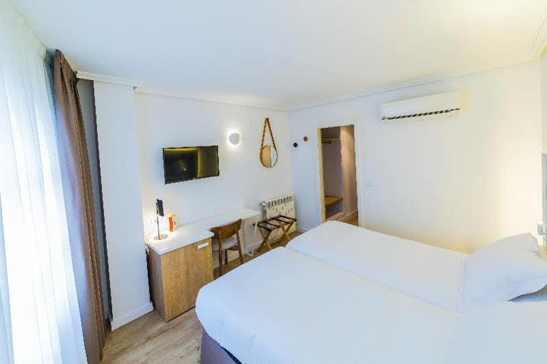 Hospedium Hotel Canitas Maite Gastronomico Casas Ibanez Bagian luar foto