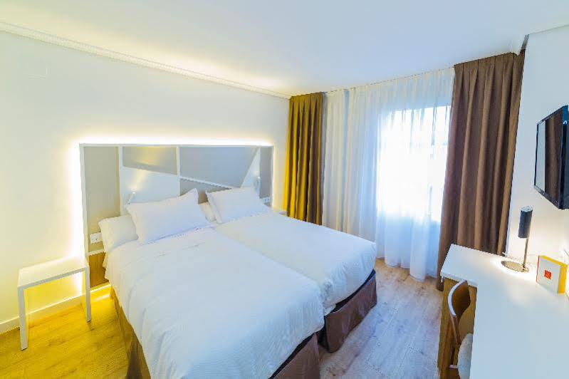 Hospedium Hotel Canitas Maite Gastronomico Casas Ibanez Bagian luar foto